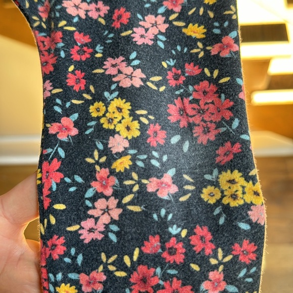 RAGS - Picture 5 of 6